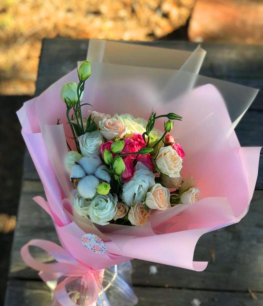 Букет цветов из: Розы и Лизиантусы в городе Грязи