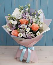 Букет цветов из:  Лизиантусы, Розы, Альстромерии и Гипсофила в городе Грязи