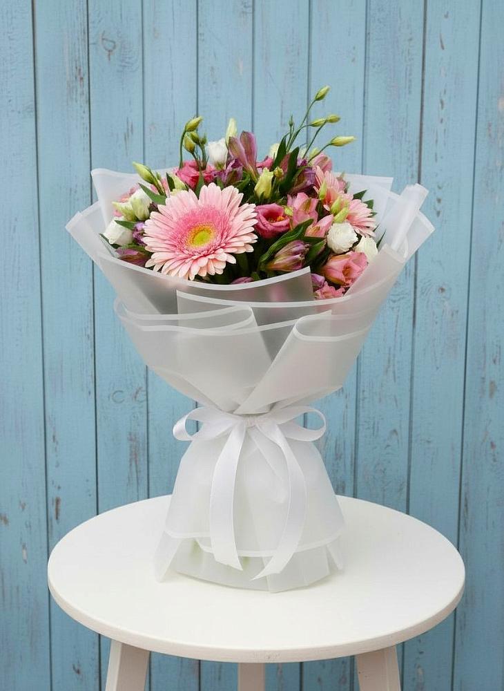 Букет цветов из: Герберы, Альстромерии и Лизиантусы в городе Грязи