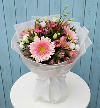 Букет цветов из:  Герберы, Альстромерии и Лизиантусы в городе Грязи