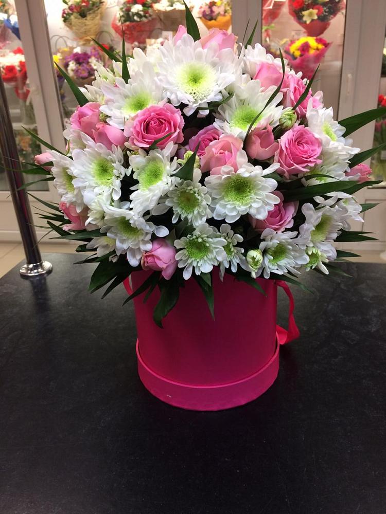 Цветочная композиция из Розы и Хризантемы в шляпной коробке в городе Грязи