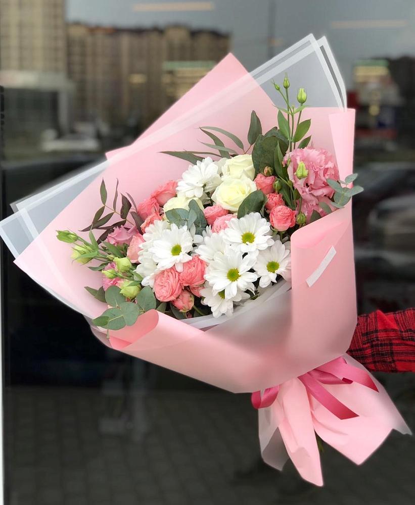 Букет нежный в городе Грязи Букет цветов из: Розы, Лизиантусы и Хризантемы в городе Грязи